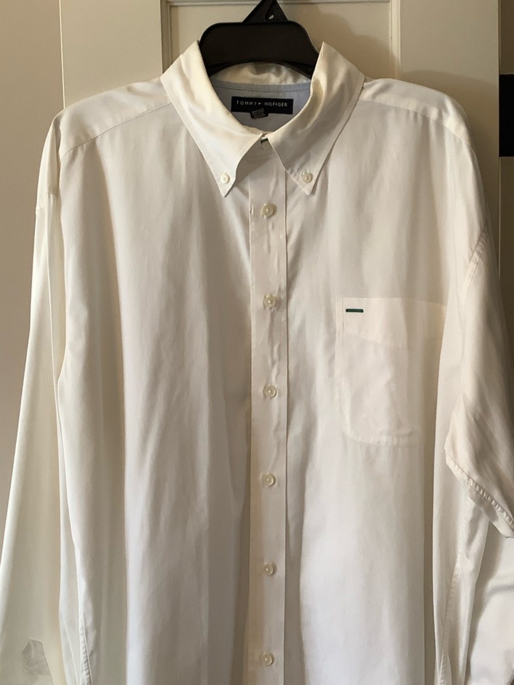 Tommy Hilfiger Men’s White Button-Down Dress Shirt with Chest Pocket - Picture 2 of 8